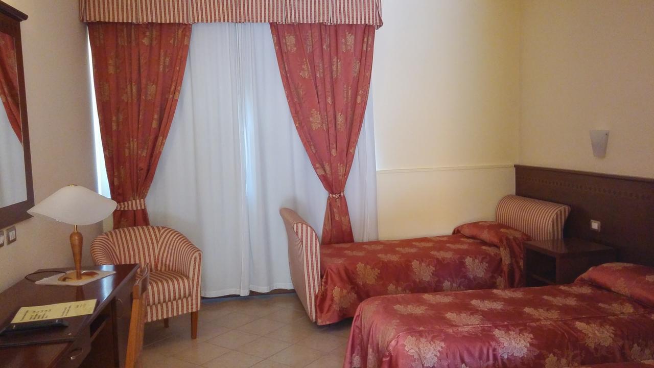 Hotel Turrita Arrone ภายนอก รูปภาพ