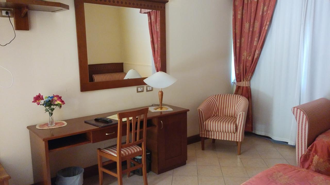 Hotel Turrita Arrone ภายนอก รูปภาพ