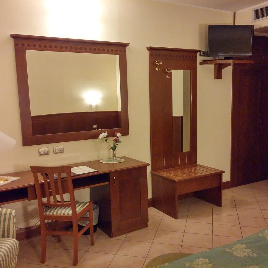 Hotel Turrita Arrone ภายนอก รูปภาพ